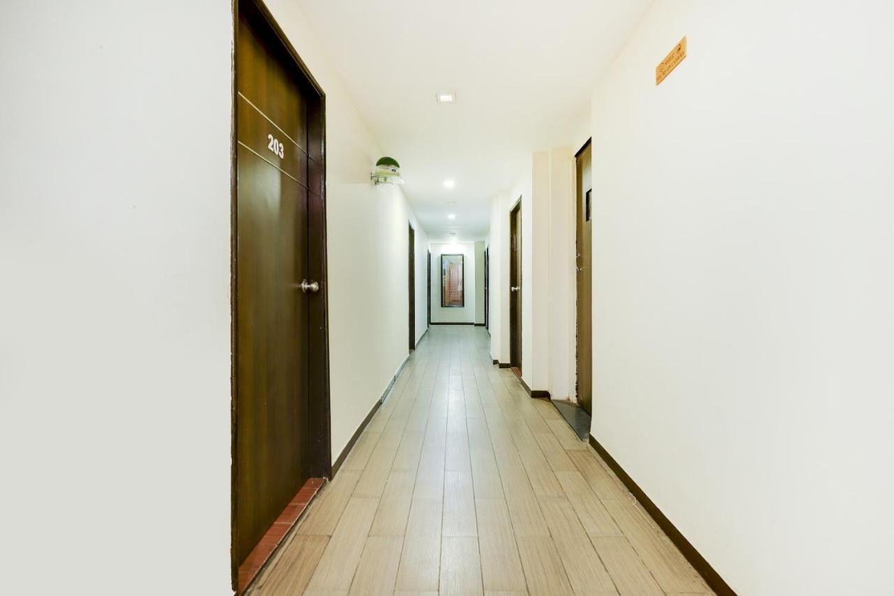 Oyo Hotel Dash Vadodara Zewnętrze zdjęcie