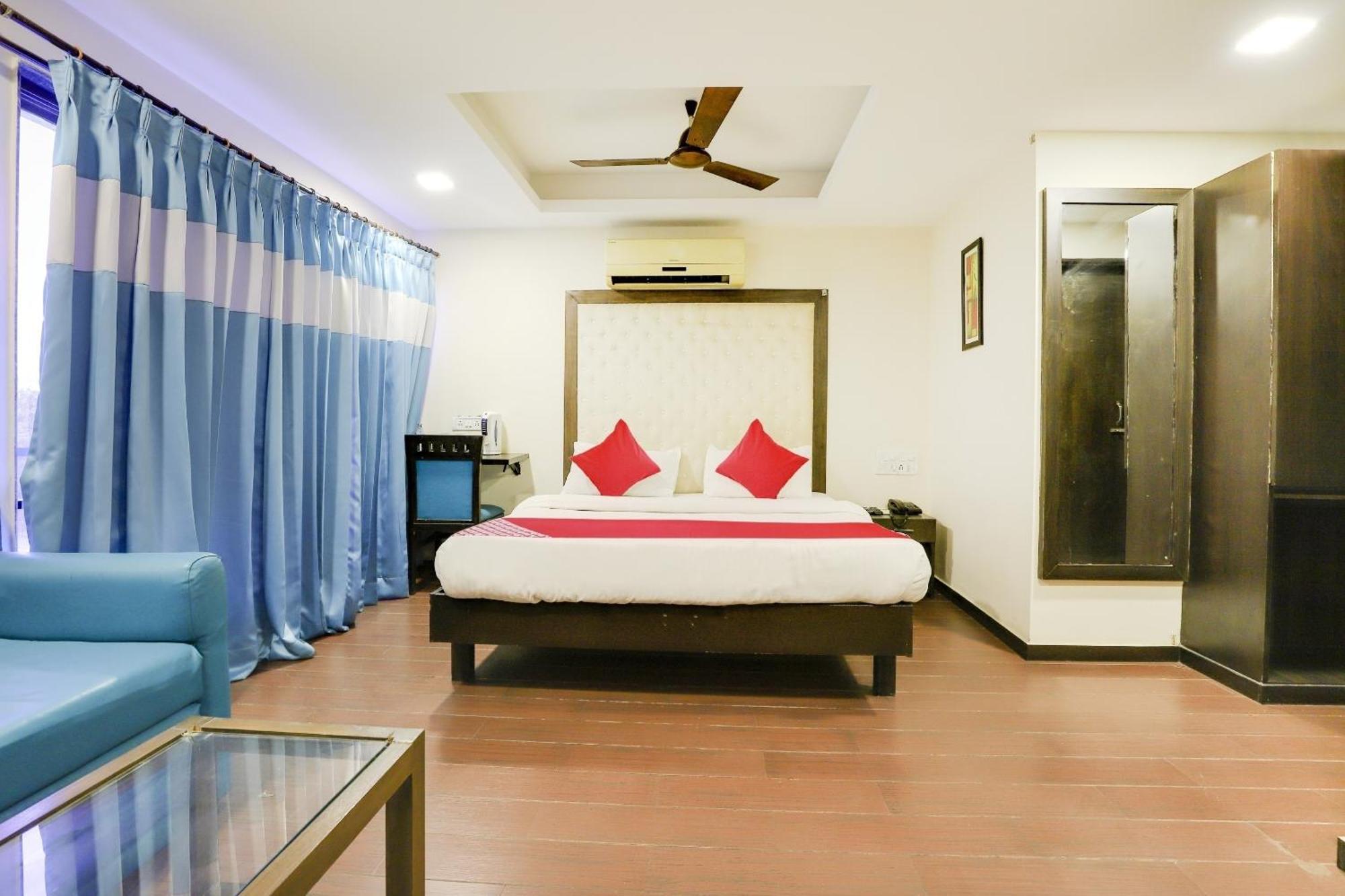 Oyo Hotel Dash Vadodara Zewnętrze zdjęcie
