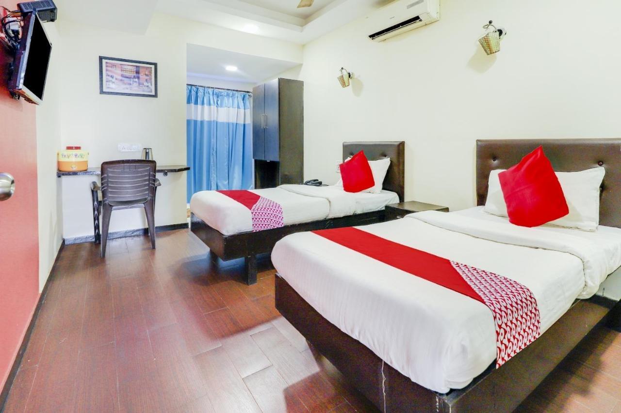 Oyo Hotel Dash Vadodara Zewnętrze zdjęcie