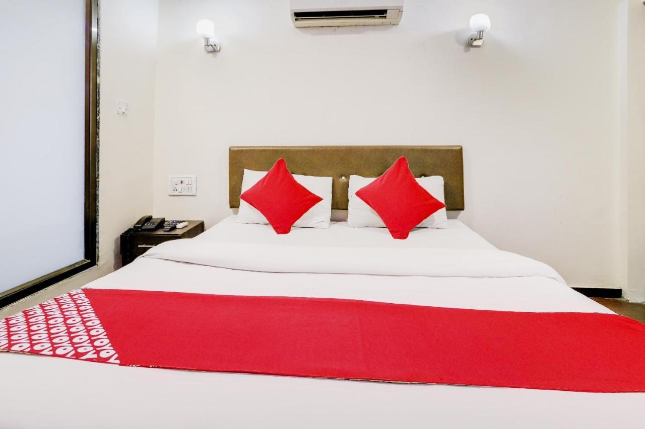 Oyo Hotel Dash Vadodara Zewnętrze zdjęcie