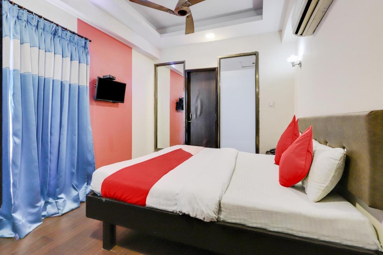 Oyo Hotel Dash Vadodara Zewnętrze zdjęcie