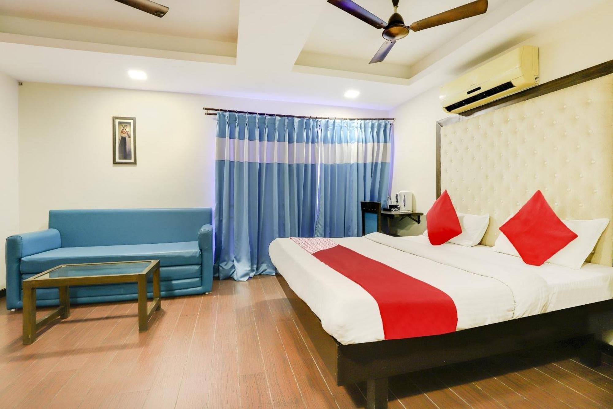Oyo Hotel Dash Vadodara Zewnętrze zdjęcie