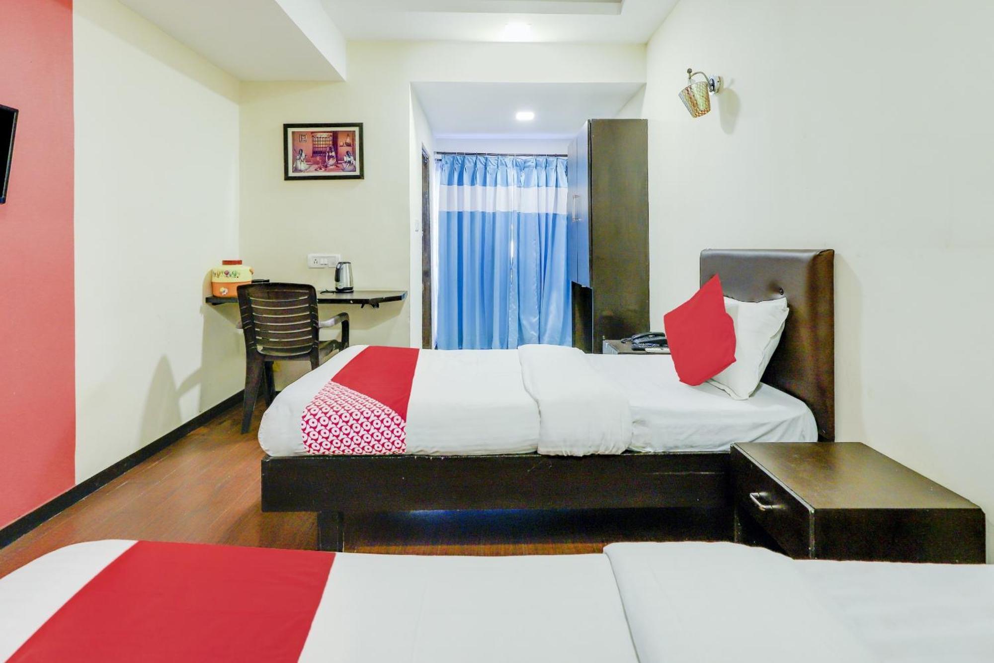 Oyo Hotel Dash Vadodara Zewnętrze zdjęcie