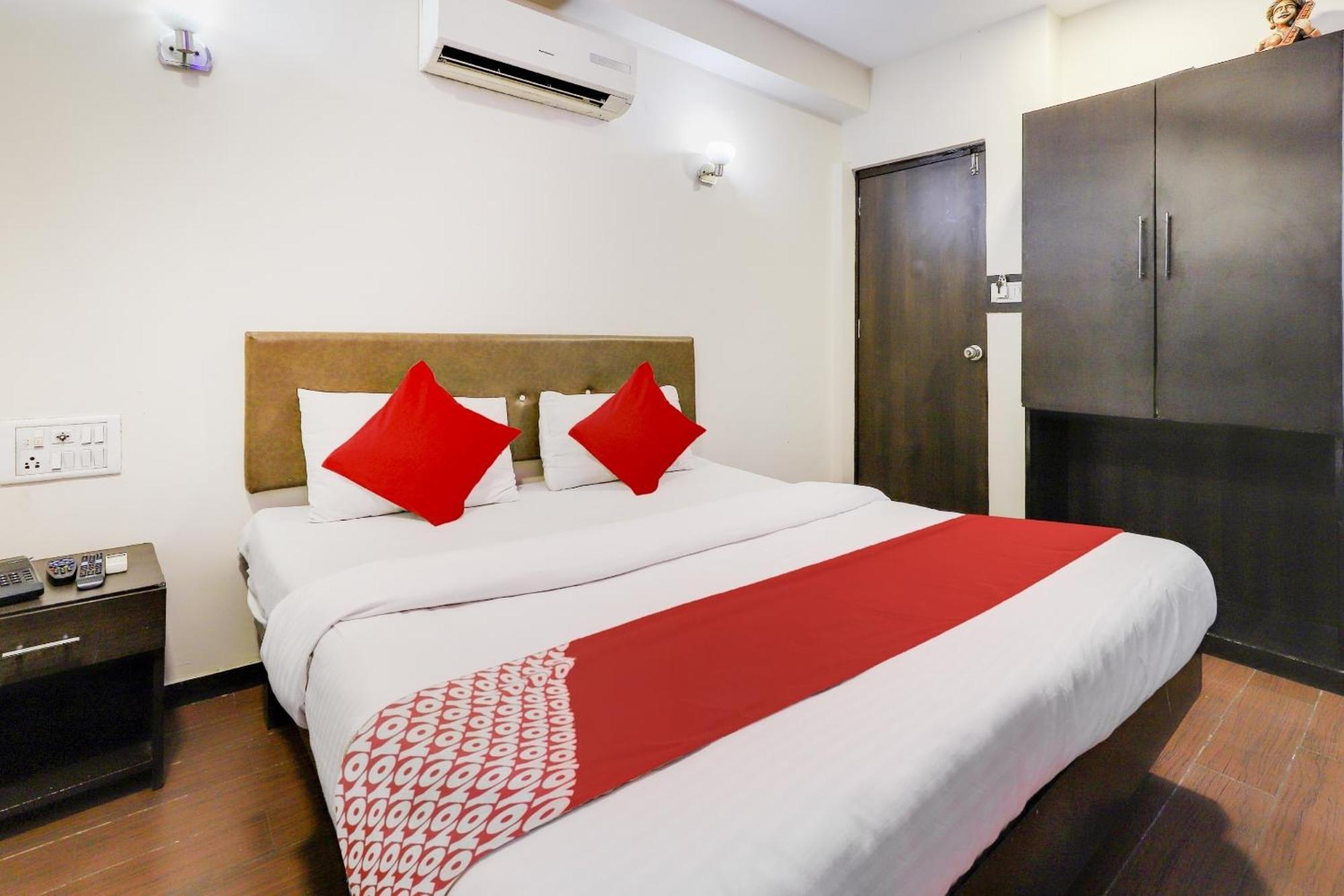 Oyo Hotel Dash Vadodara Zewnętrze zdjęcie