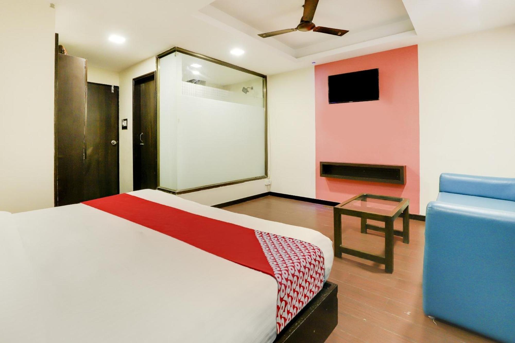 Oyo Hotel Dash Vadodara Zewnętrze zdjęcie