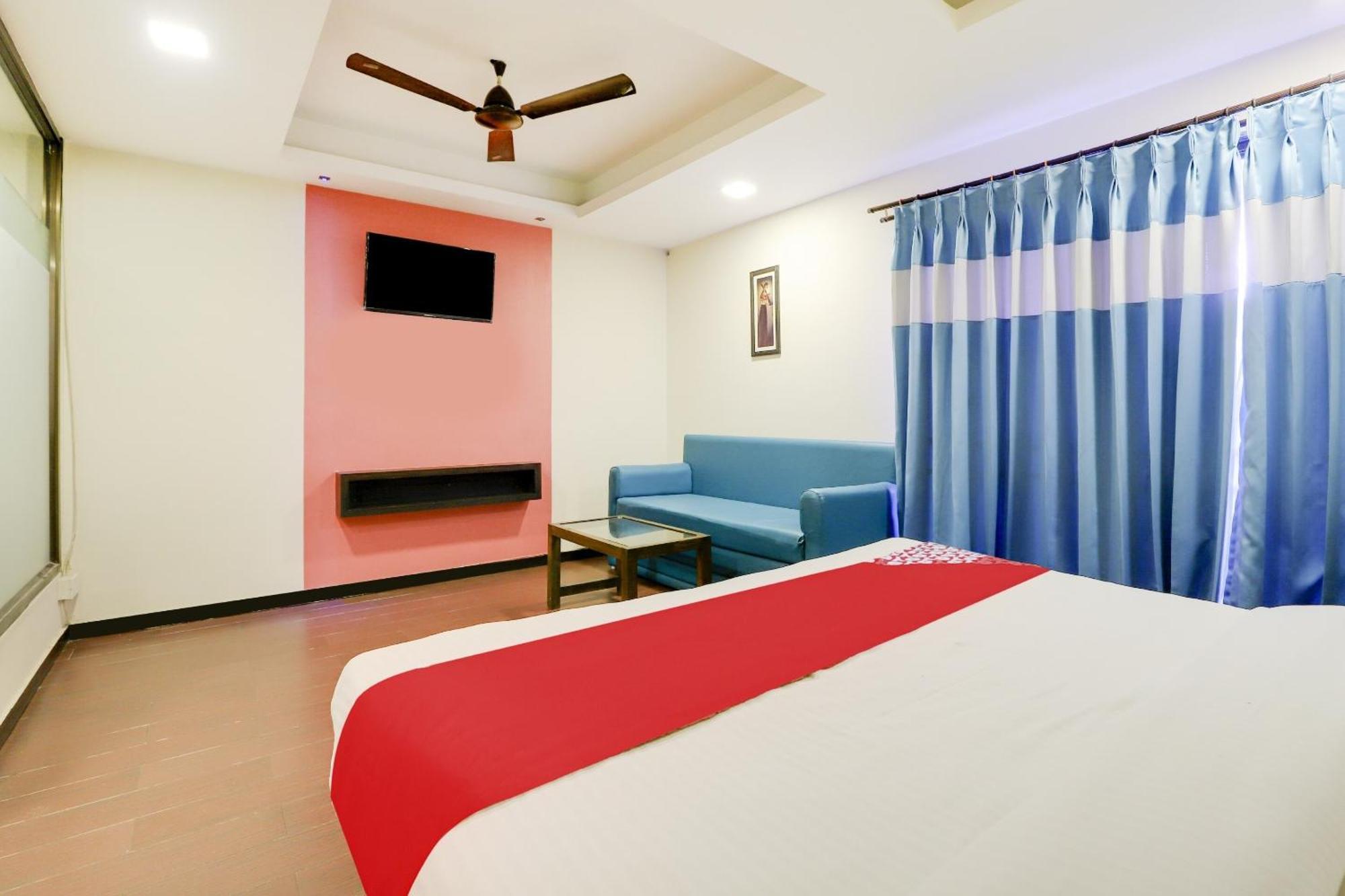 Oyo Hotel Dash Vadodara Zewnętrze zdjęcie