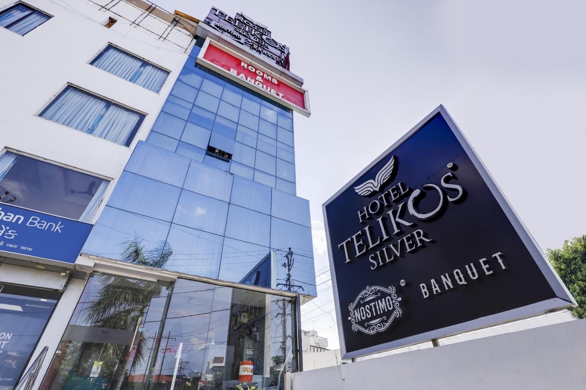 Oyo Hotel Dash Vadodara Zewnętrze zdjęcie